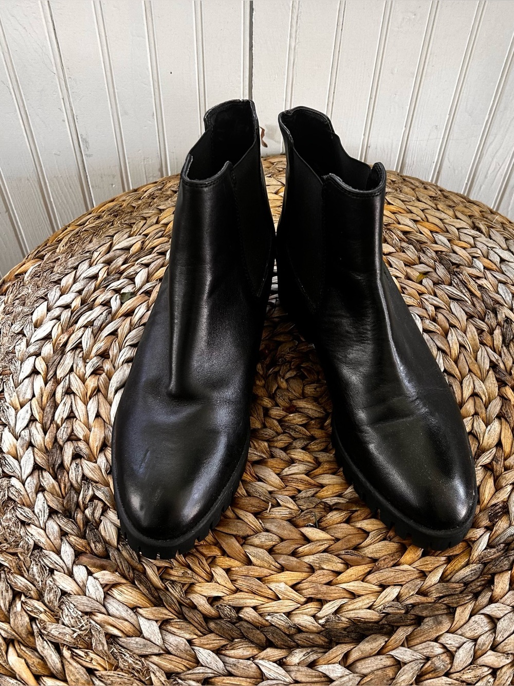 Women’s Lamica Italian leather Chelsea boot size 39 (8) NWOT